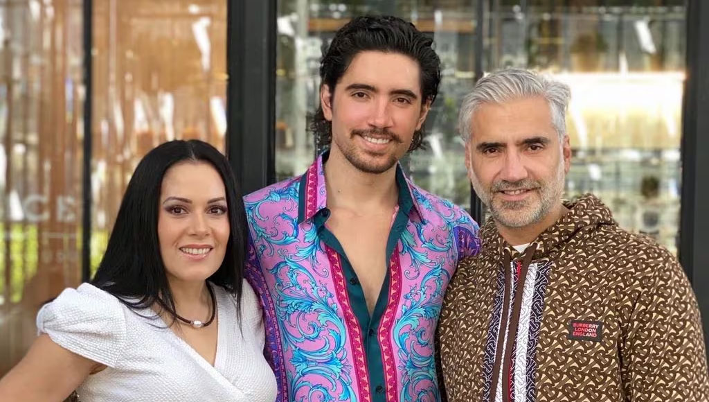 América Guinart Meeting with Alejandro Fernández